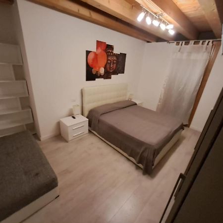 Central Luxury Garden Guest House Местре Экстерьер фото